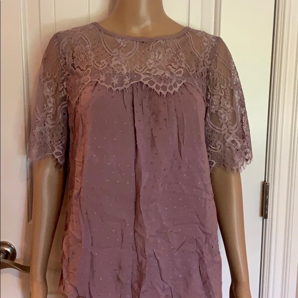 Sz med women’s lavender lace top